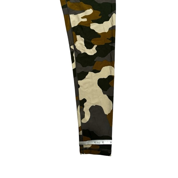 AERIE Offline Camo High Waisted Legging Size M Soft NWOT - Picture 7 of 9